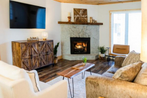 Oak Haven Condo - Downtown Blowing Rock Fully Stocked with 2 King Beds Blowing Rock